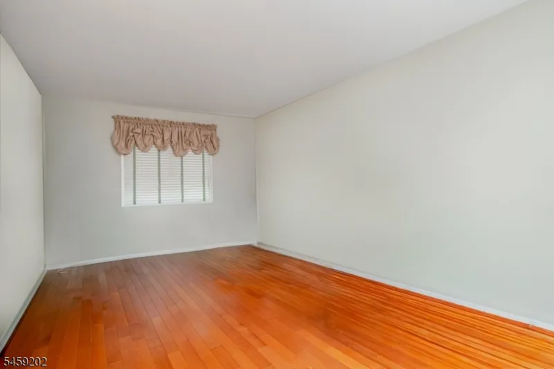 63 Averell Dr Parsippany-Troy Hills, NJ 07950