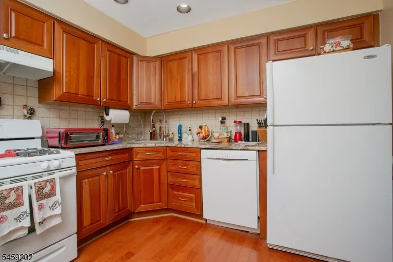 63 Averell Dr Parsippany-Troy Hills, NJ 07950