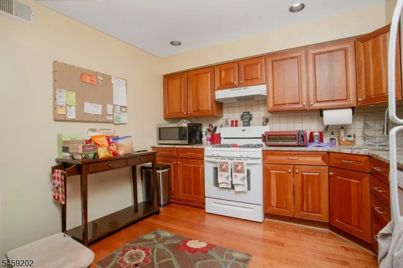 63 Averell Dr Parsippany-Troy Hills, NJ 07950