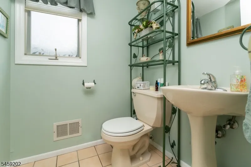 63 Averell Dr Parsippany-Troy Hills, NJ 07950
