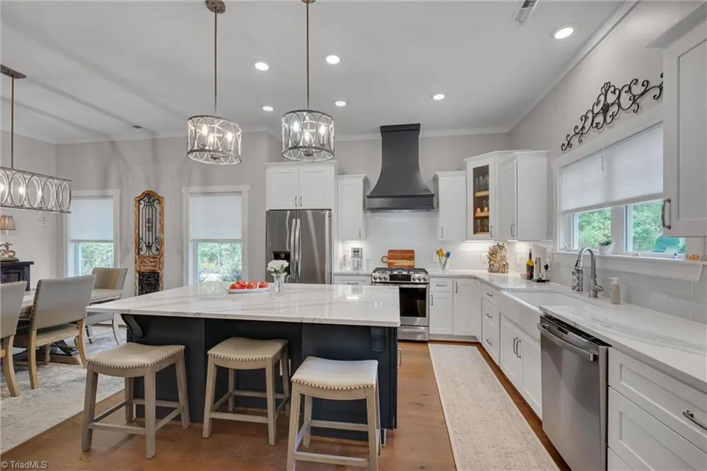 4945 Thomas Road Mebane, NC 27302