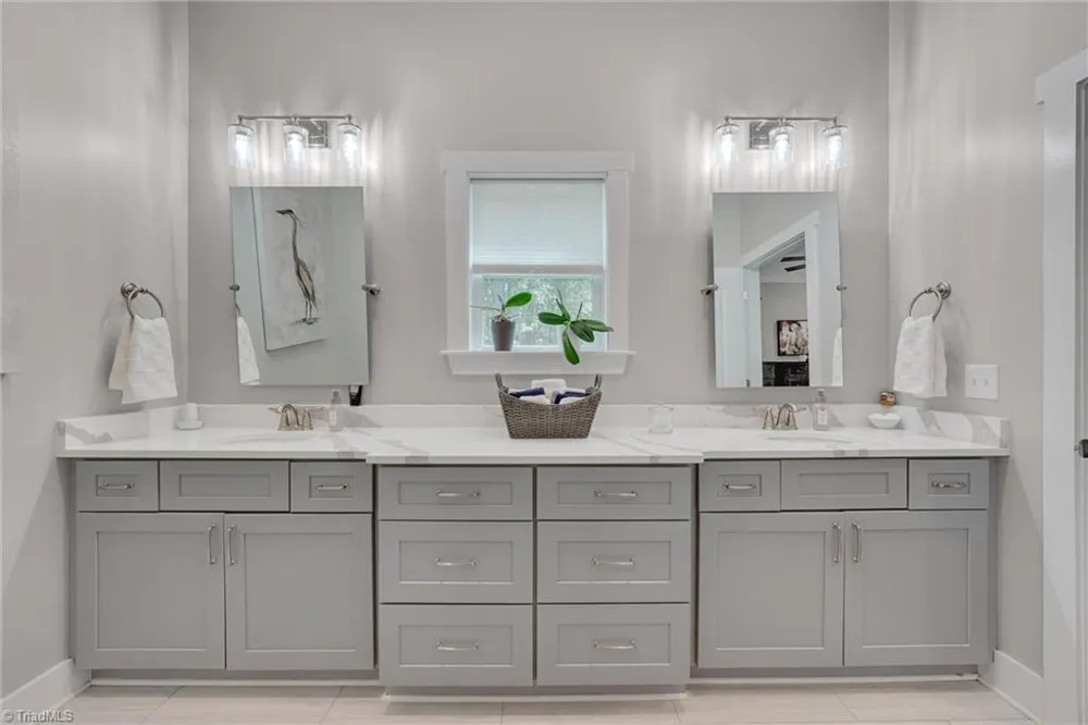 4945 Thomas Road Mebane, NC 27302
