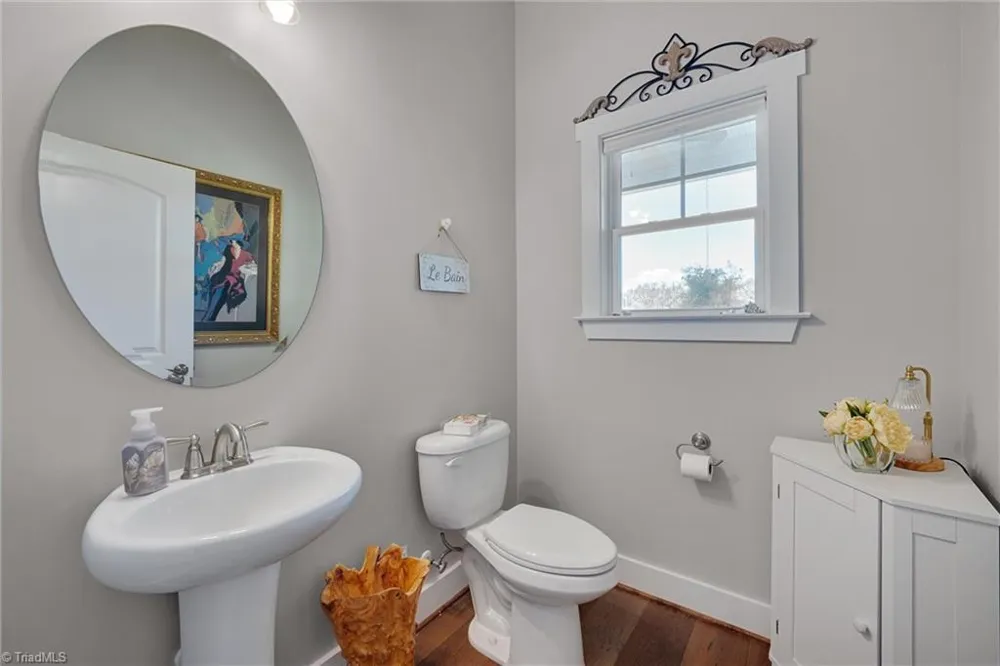 4945 Thomas Road Mebane, NC 27302