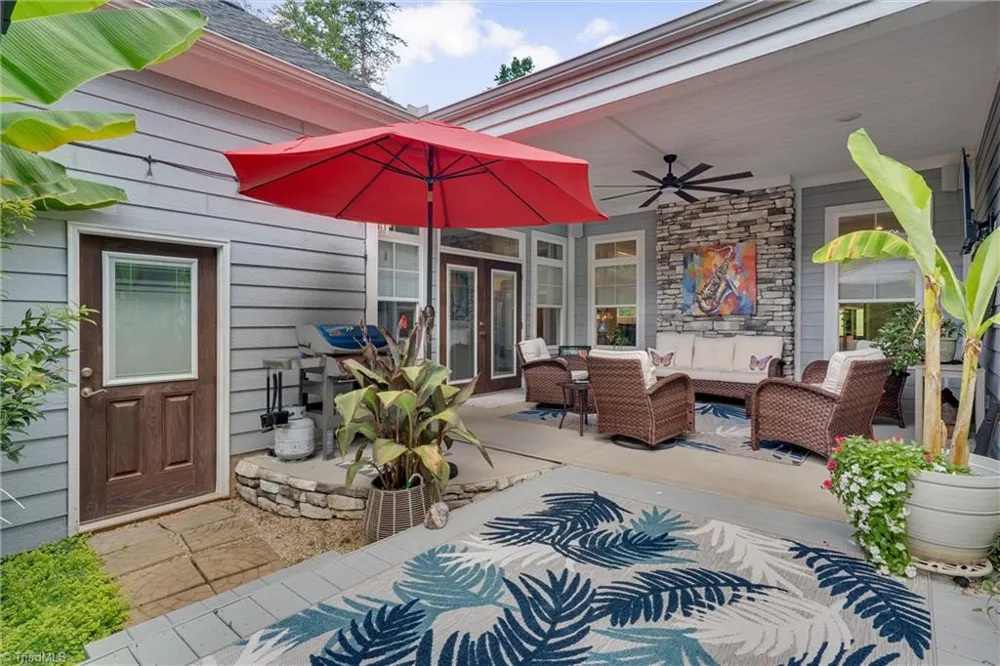 4945 Thomas Road Mebane, NC 27302