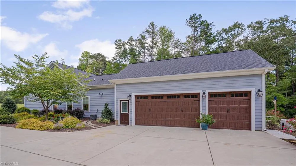 4945 Thomas Road Mebane, NC 27302