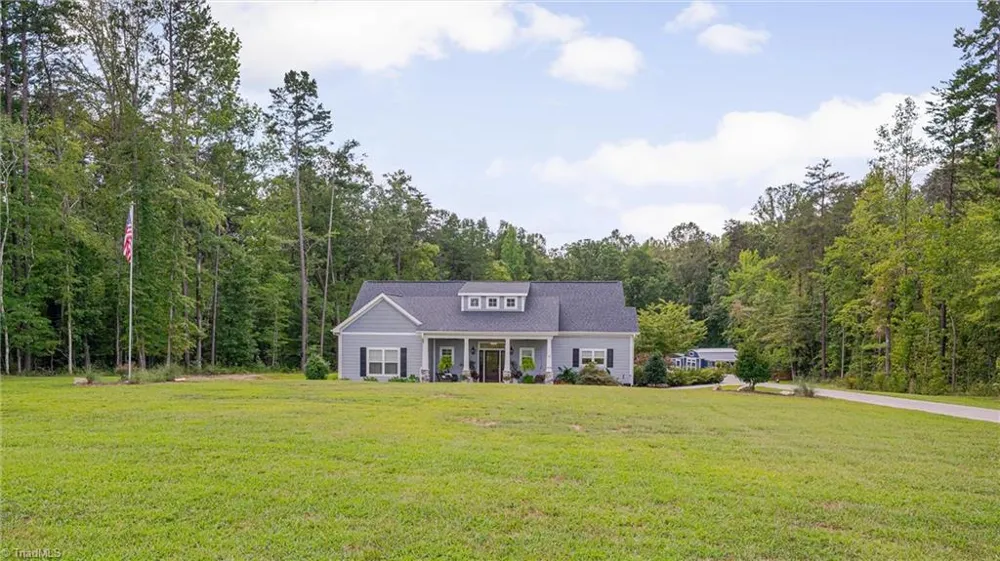 4945 Thomas Road Mebane, NC 27302