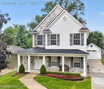 757 Lounsbury Avenue
