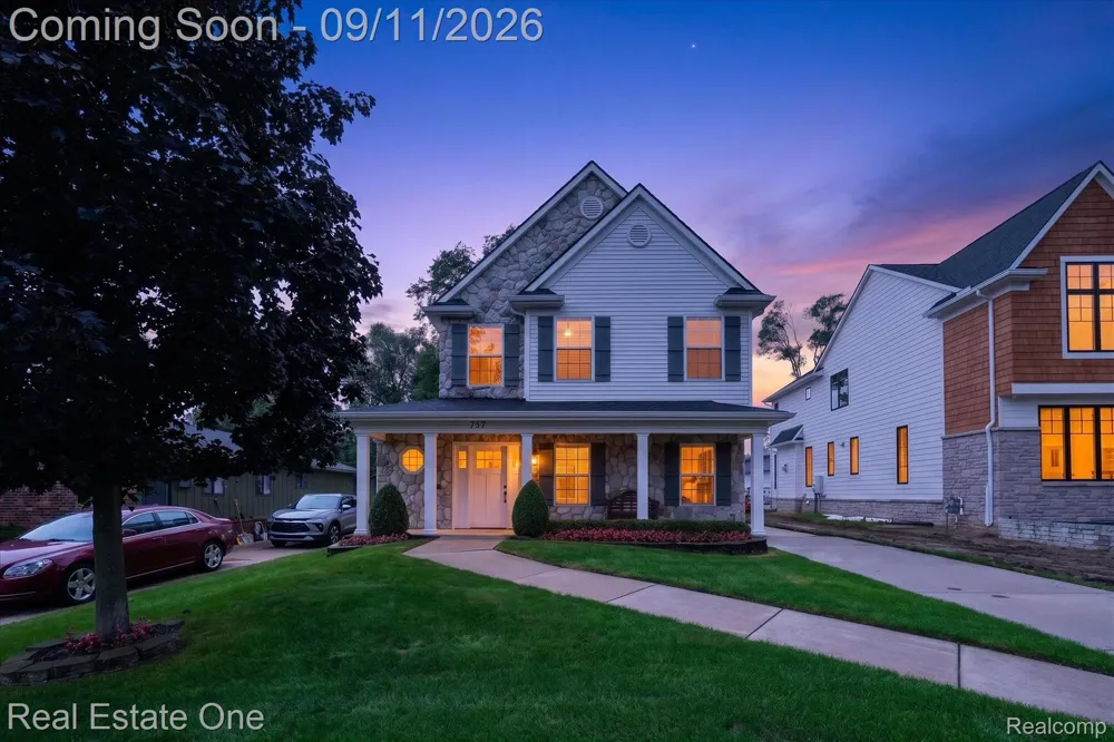 757 Lounsbury Avenue Rochester City, MI 48307
