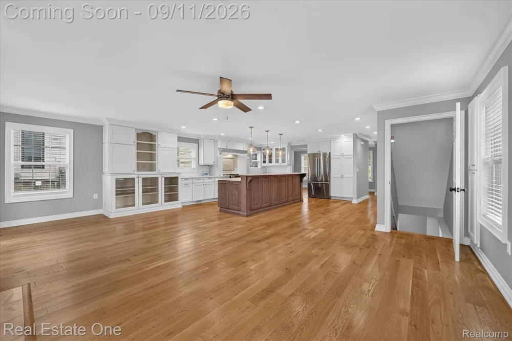 757 Lounsbury Avenue Rochester City, MI 48307