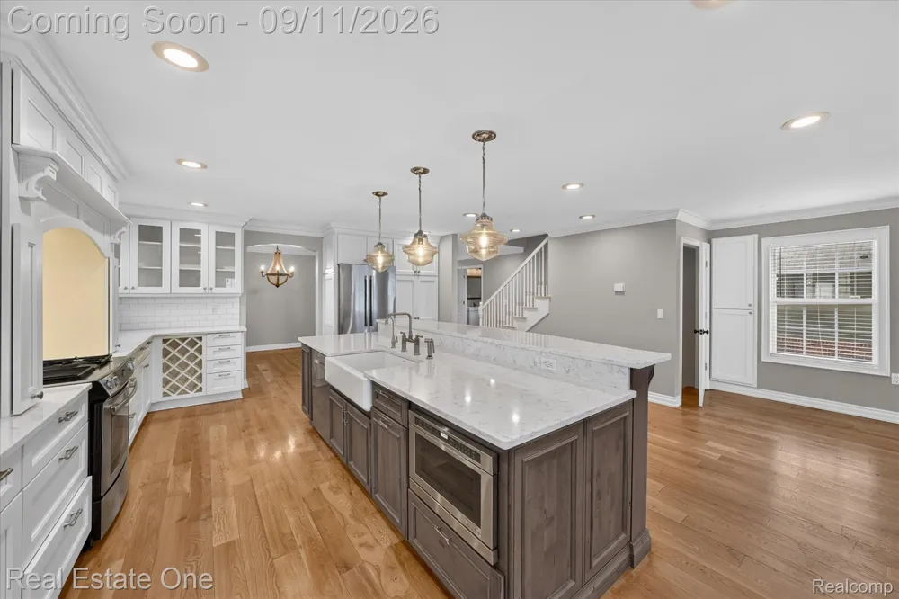 757 Lounsbury Avenue Rochester City, MI 48307