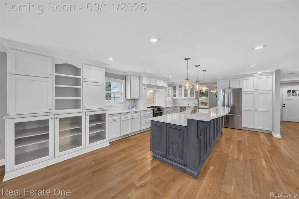 757 Lounsbury Avenue Rochester City, MI 48307