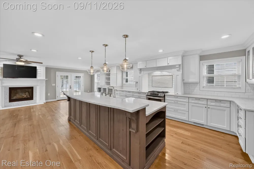 757 Lounsbury Avenue Rochester City, MI 48307