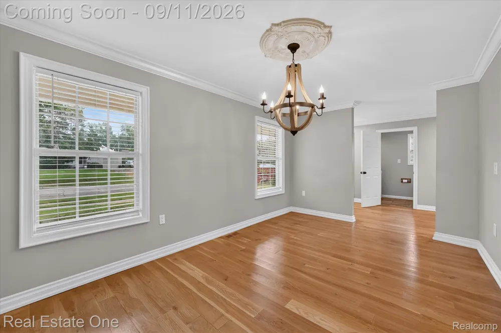 757 Lounsbury Avenue Rochester City, MI 48307
