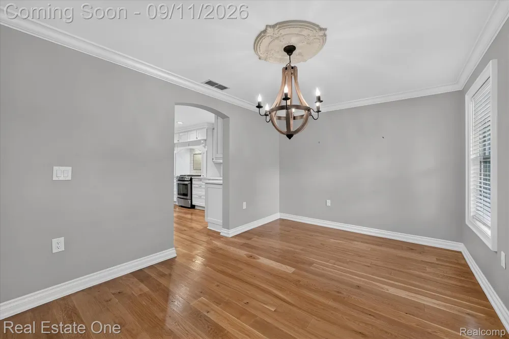 757 Lounsbury Avenue Rochester City, MI 48307