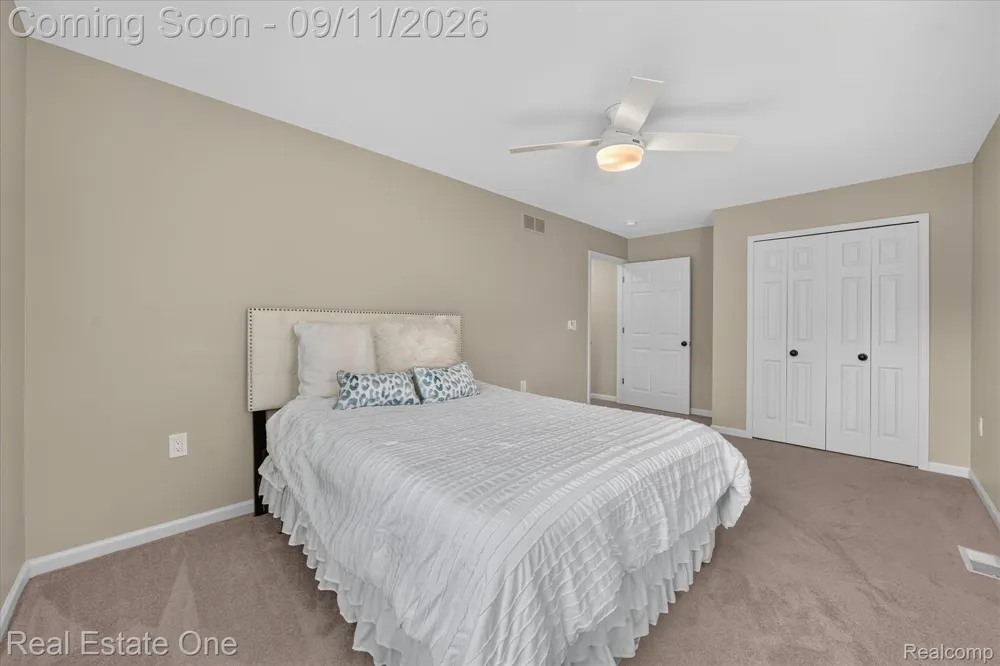 757 Lounsbury Avenue Rochester City, MI 48307