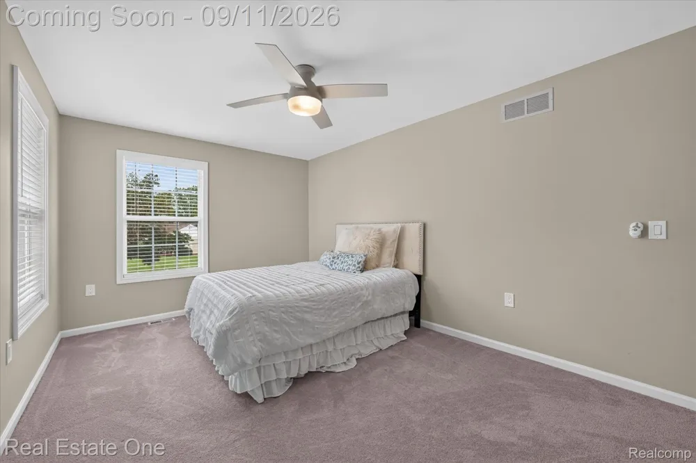757 Lounsbury Avenue Rochester City, MI 48307