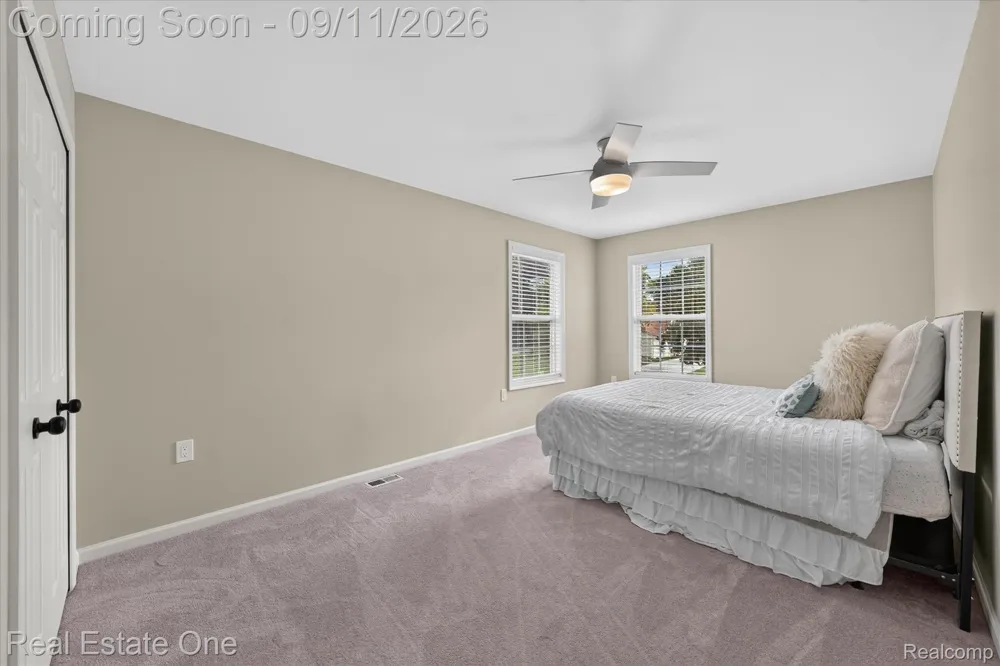 757 Lounsbury Avenue Rochester City, MI 48307