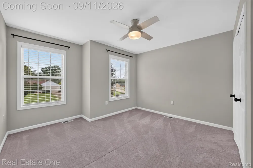 757 Lounsbury Avenue Rochester City, MI 48307