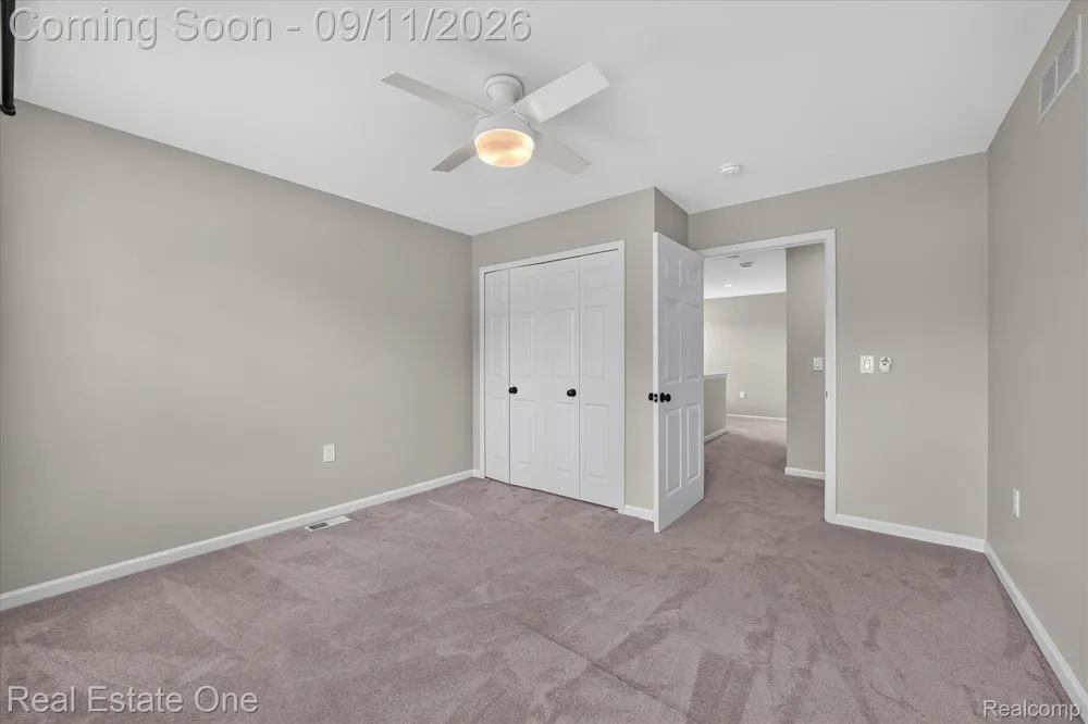 757 Lounsbury Avenue Rochester City, MI 48307