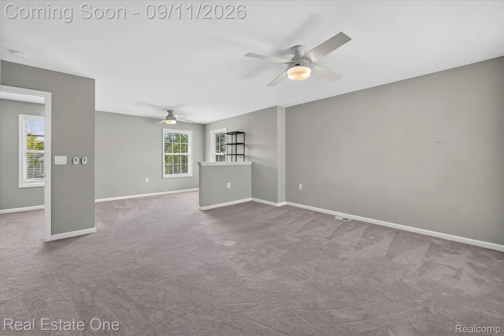 757 Lounsbury Avenue Rochester City, MI 48307