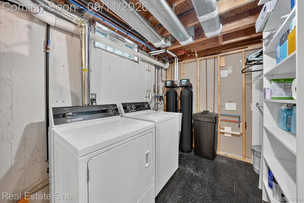757 Lounsbury Avenue Rochester City, MI 48307