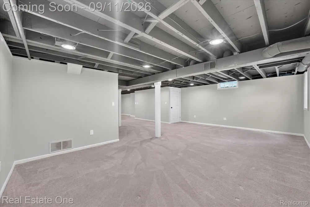 757 Lounsbury Avenue Rochester City, MI 48307