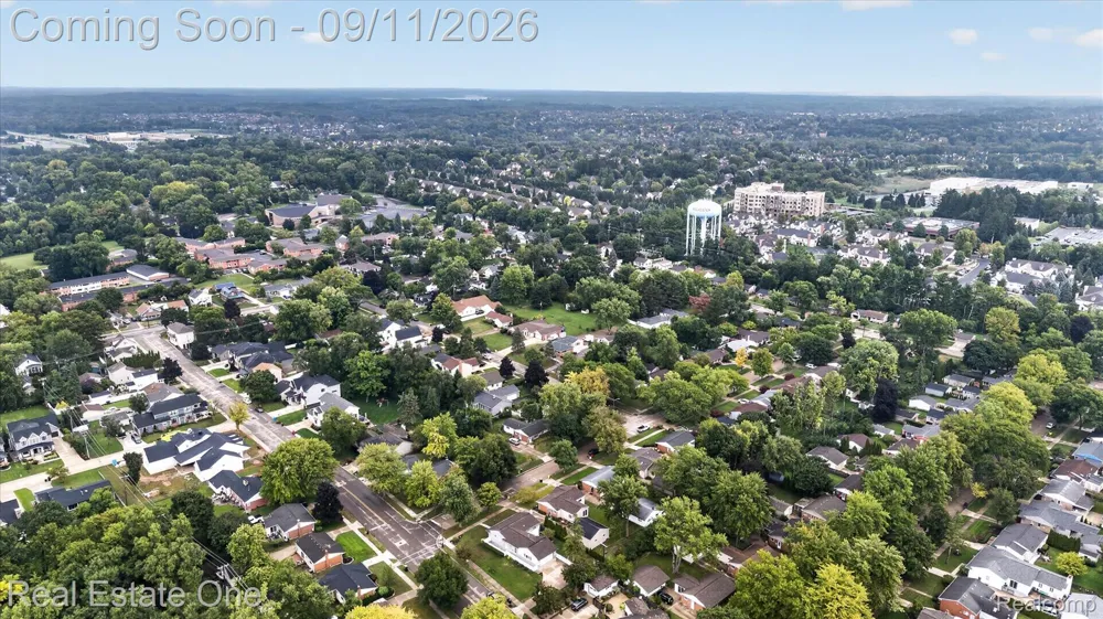 757 Lounsbury Avenue Rochester City, MI 48307