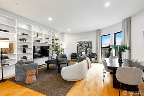 615 E pike Street #306
