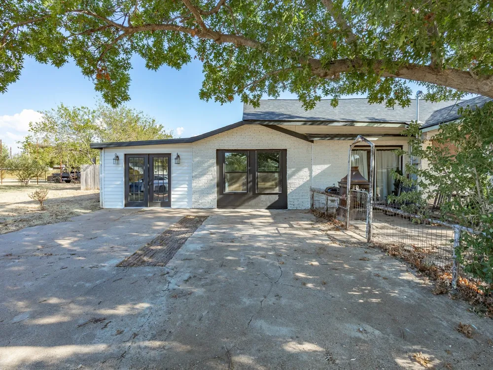208 E Church Street Woodson, TX 76491