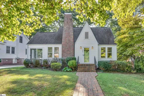 327 W Prentiss Avenue