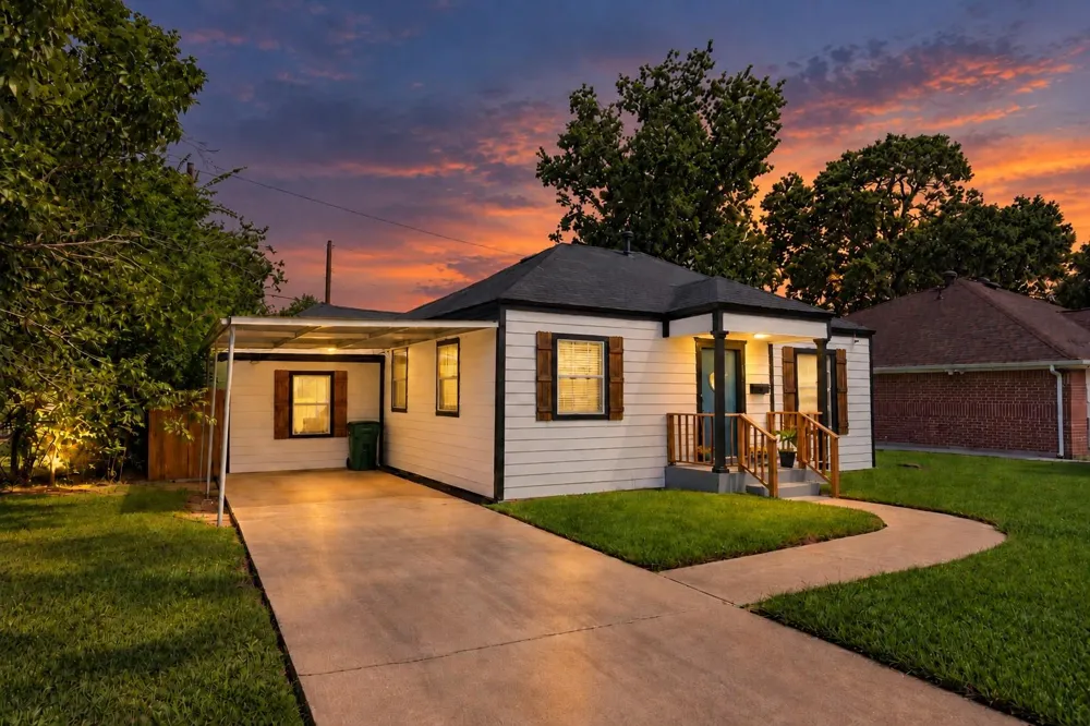 903 Willow Street Pasadena, TX 77506