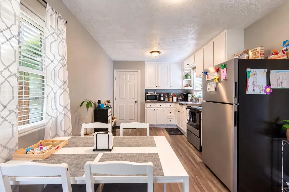 903 Willow Street Pasadena, TX 77506