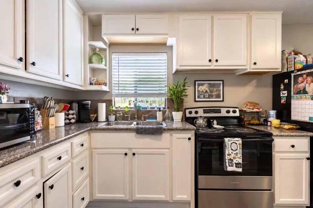 903 Willow Street Pasadena, TX 77506