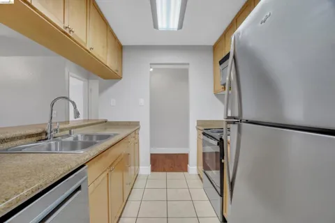 1085 Murrieta Blvd #125