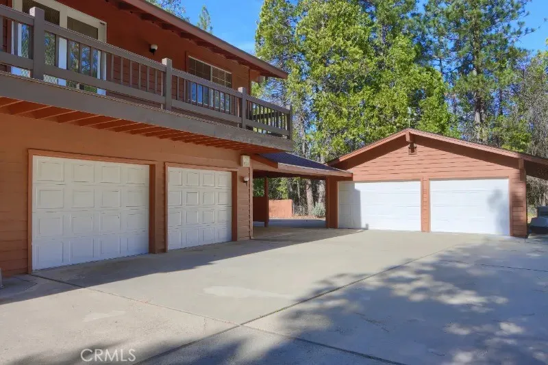 38830 Road 274 Bass Lake, CA 93604