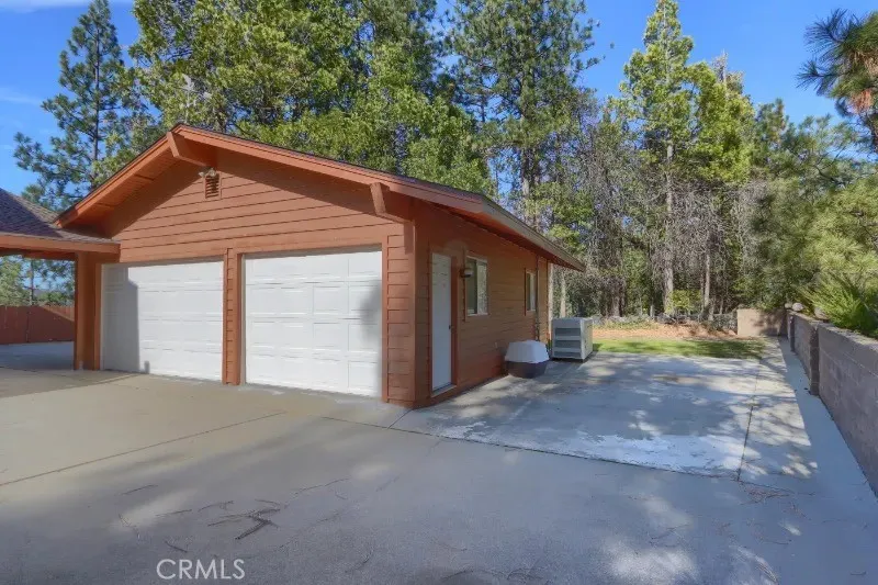 38830 Road 274 Bass Lake, CA 93604