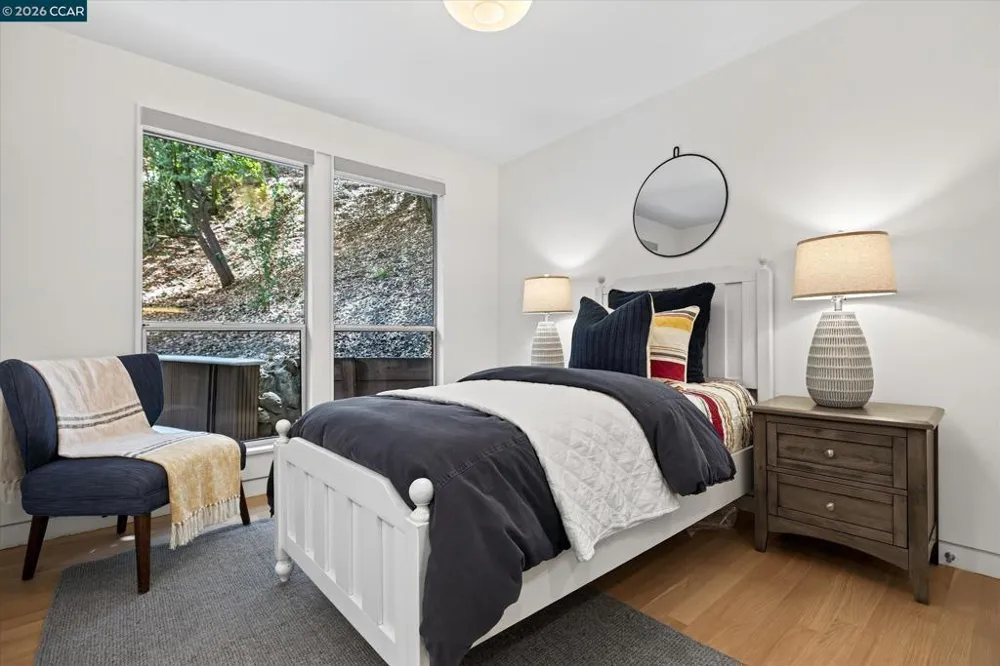 521 Tahos Rd Orinda, CA 94563