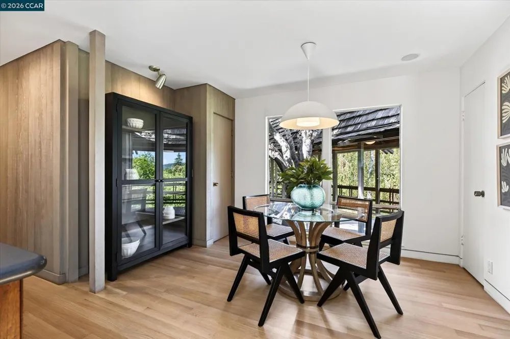 521 Tahos Rd Orinda, CA 94563