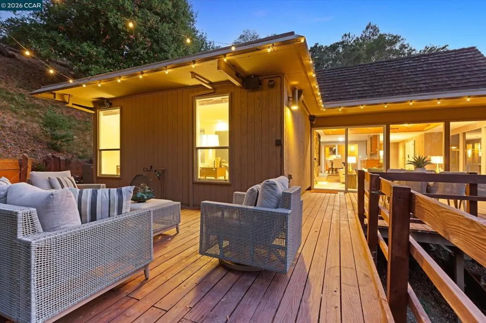 521 Tahos Rd Orinda, CA 94563