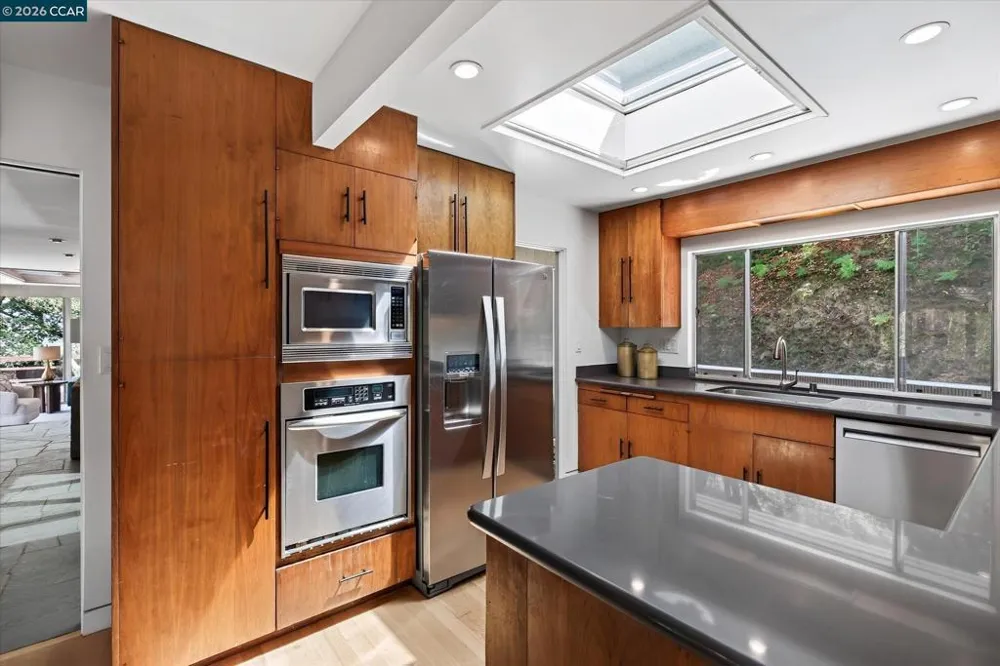 521 Tahos Rd Orinda, CA 94563