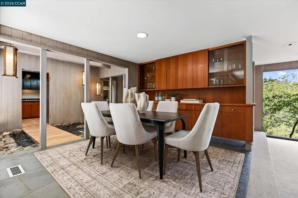 521 Tahos Rd Orinda, CA 94563