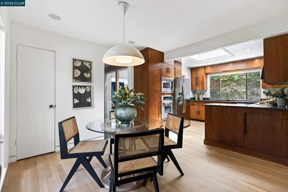 521 Tahos Rd Orinda, CA 94563
