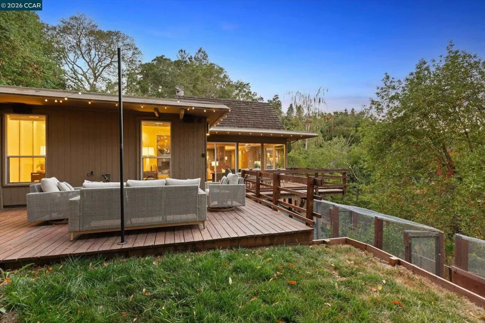 521 Tahos Rd Orinda, CA 94563