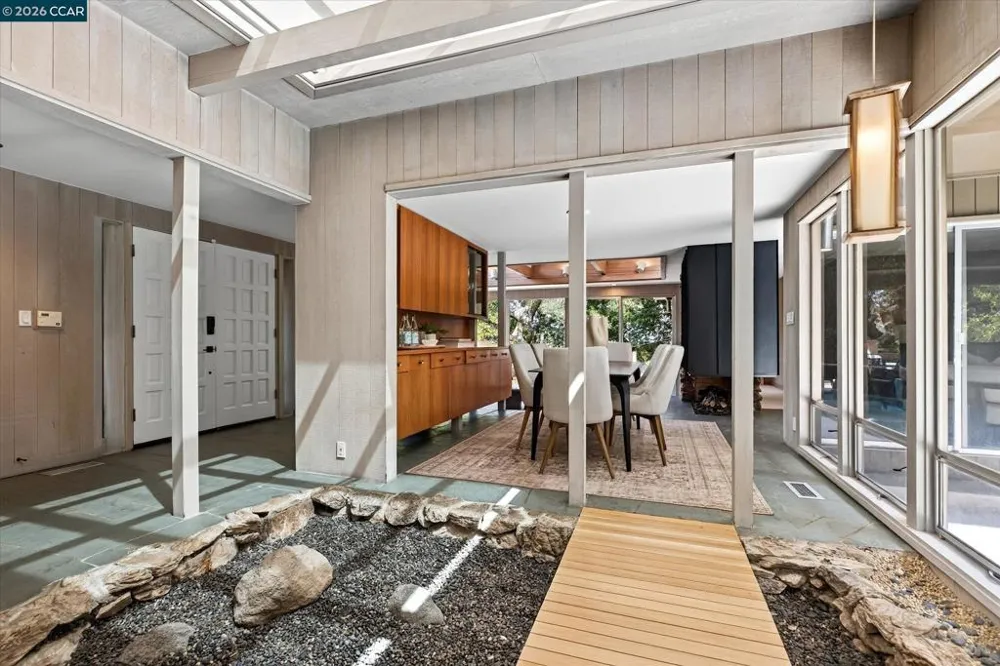 521 Tahos Rd Orinda, CA 94563