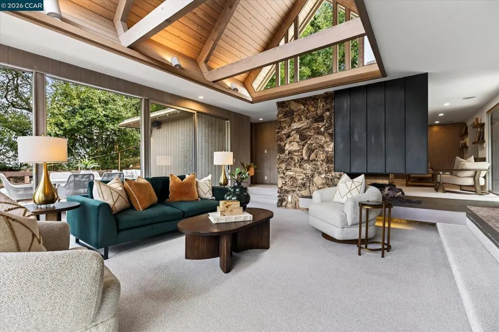 521 Tahos Rd Orinda, CA 94563