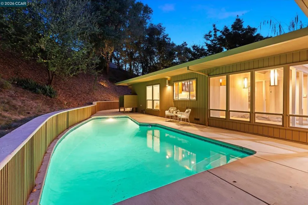 521 Tahos Rd Orinda, CA 94563