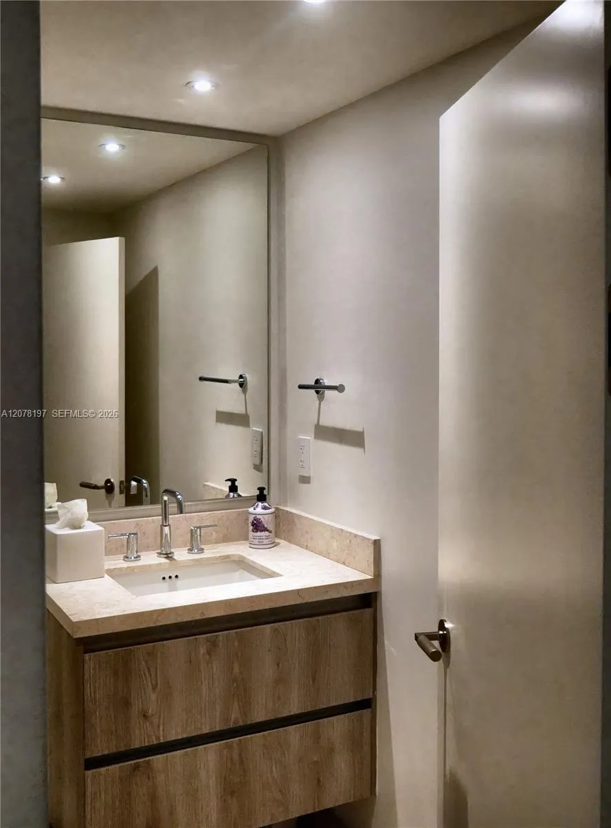 201 Crandon Blvd #605 Key Biscayne, FL 33149