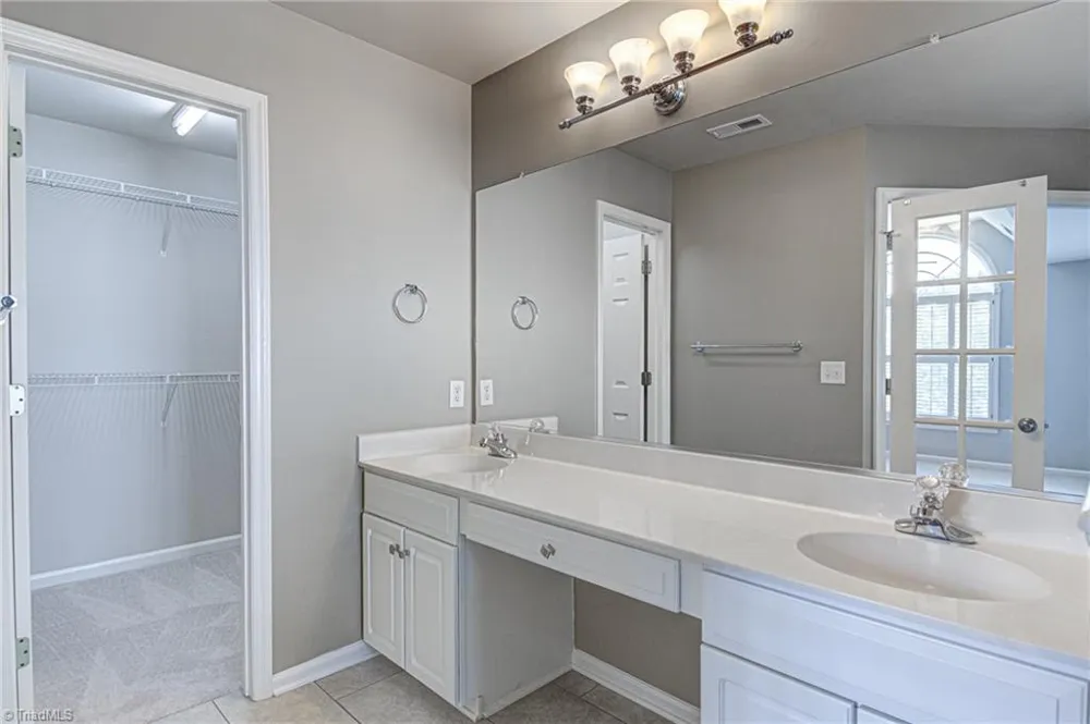 5 Crab Tree Court Greensboro, NC 27455