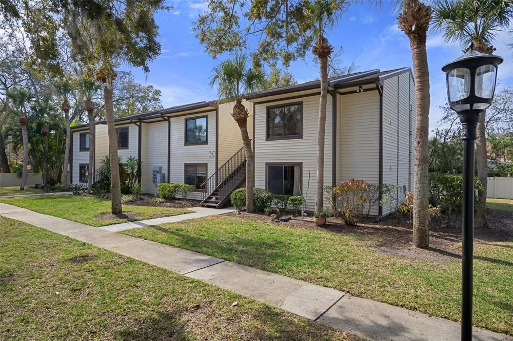 314 MOORINGS COVE DRIVE Tarpon Springs, FL 34689