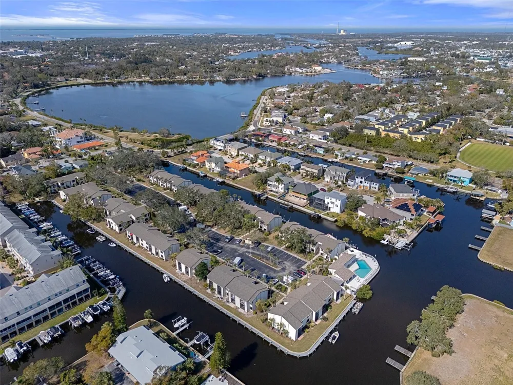 314 MOORINGS COVE DRIVE Tarpon Springs, FL 34689